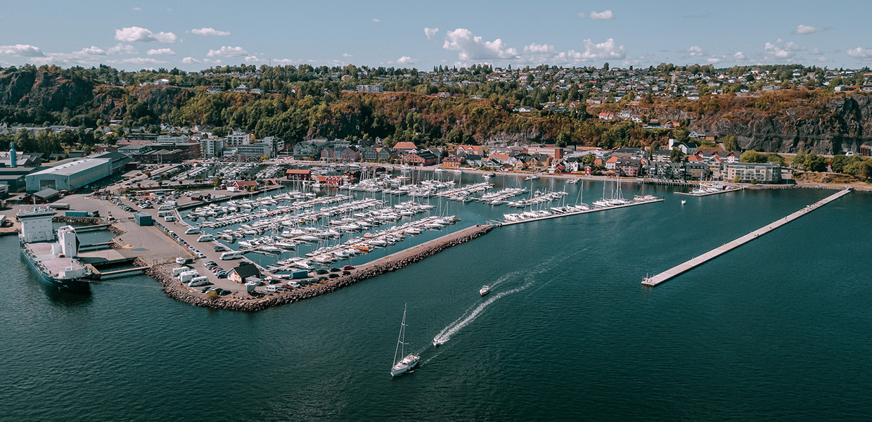 Overview of the harbour in Holmestrand