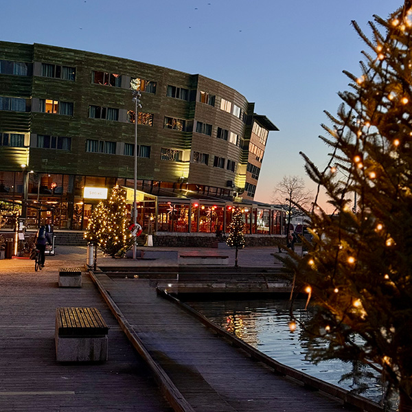 Julestemning ved brygga i Tønsberg med Quality Hotel Tønsberg